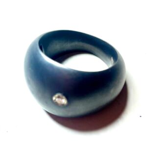 Plata oxidada y diamante