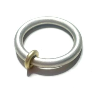 Anillos cruzados nobles.