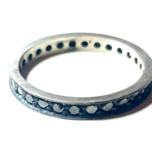 Anillo plata y diamantes negros